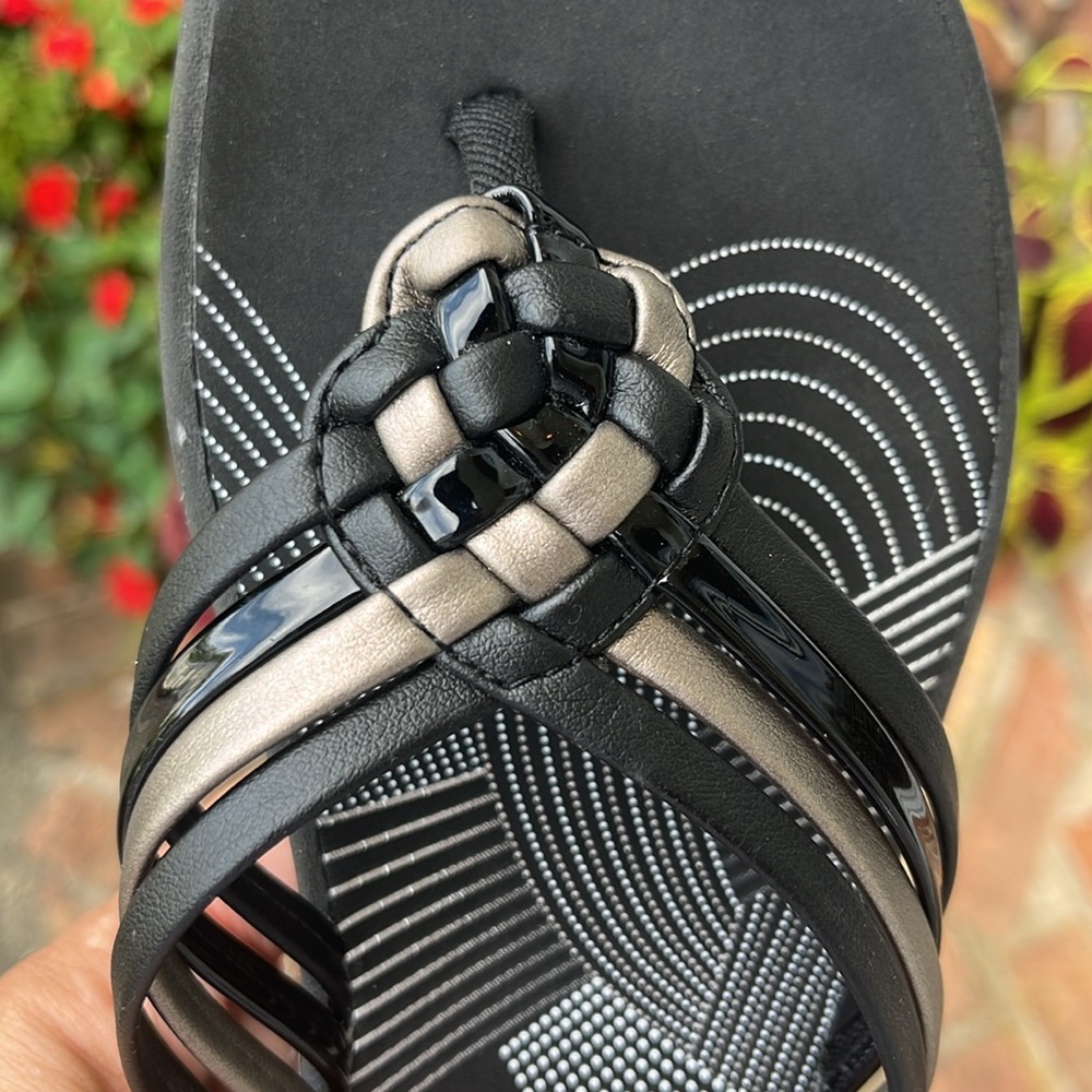 Clarks Women's Black Sandals cloud steppers - Picture 6 of 6